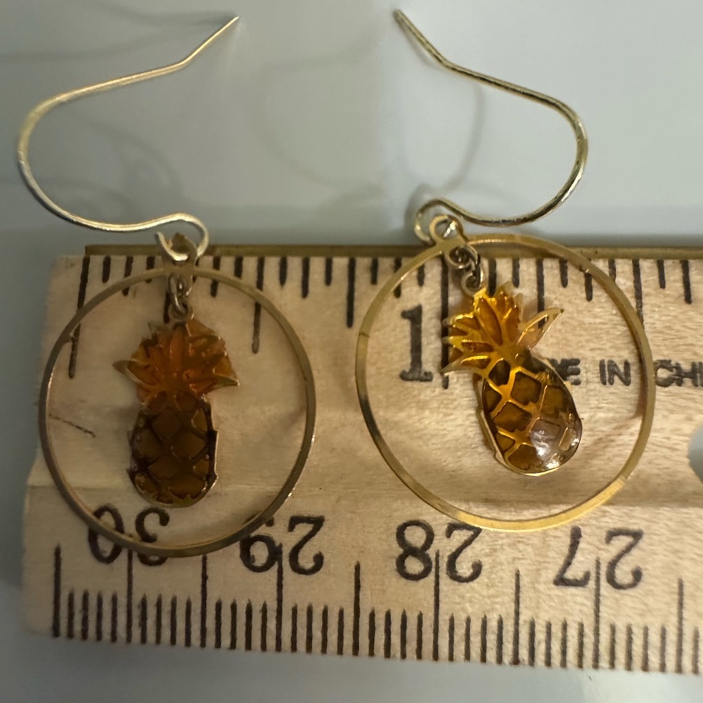 Vintage Dainty Gold Pineapple Hoop Earrings - Picture 2 of 4